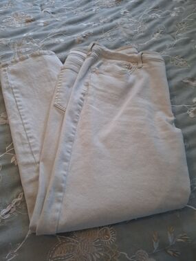 Seven7 Women's High-Rise Off White Jeans